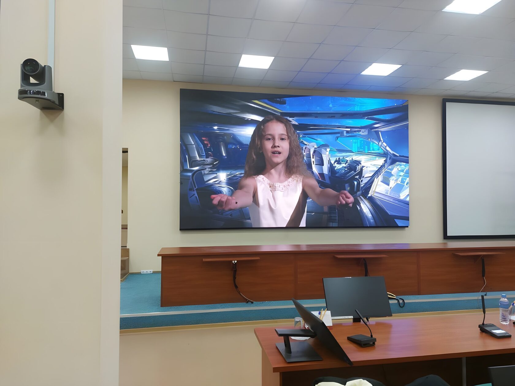 Светодиодный экран в ТРЦ Москвы